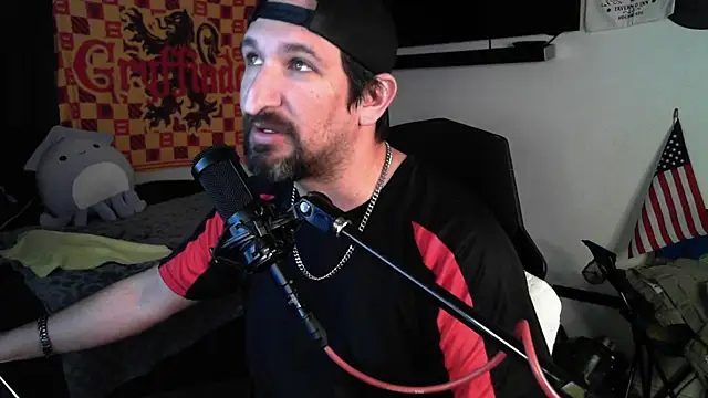 Snapshot of DevilPup75_ chatting on October 2, 1:31 am DevilPup75  online show from October 2, 1:31 am