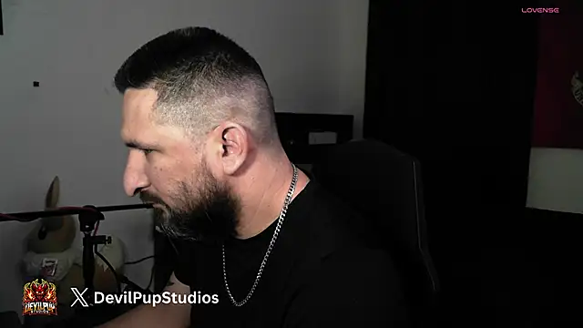 DevilPup75  online show from May 27, 1:29 pm