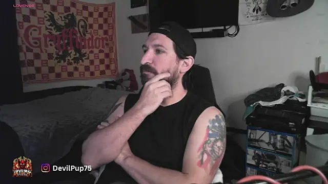 DevilPup75  online show from February 11, 4:23 am