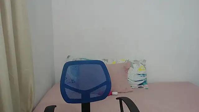 Snapshot of Tiiana chatting on November 30, 3:46 pm Tiiana online show from November 30, 3:46 pm