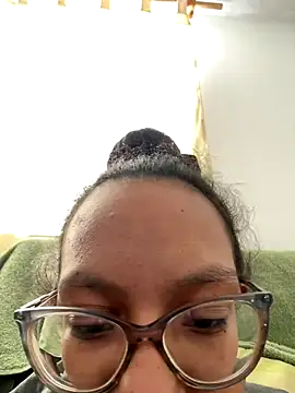Snapshot of Valen1800 chatting on October 8, 7:25 pm Valen1800 online show from October 8, 7:25 pm