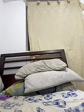 Valen1800 online show from February 25, 1:39 am