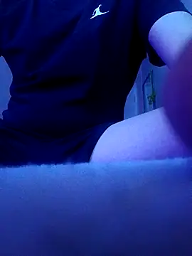 Snapshot of Thoma9034 chatting on October 31, 9:43 pm Thoma9034 online show from October 31, 9:43 pm