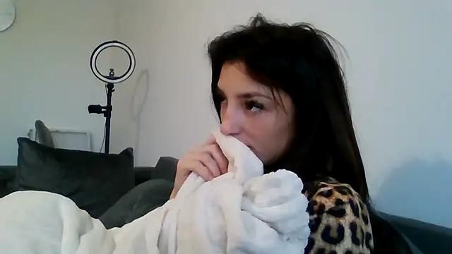 naughtybella05 online show from November 4, 7:34 am