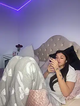 naughtybella05 online show from November 14, 10:52 am