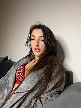 naughtybella05 online show from December 4, 8:19 pm