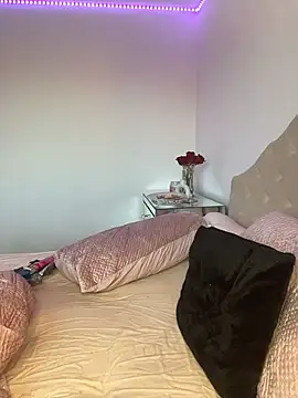 naughtybella05 online show from November 13, 9:02 am