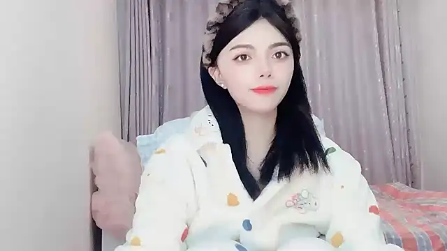 Snapshot of Eloise131499 chatting on November 4, 1:15 pm Eloise131499 online show from November 4, 1:15 pm