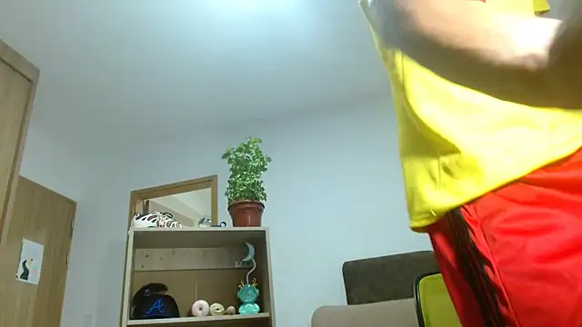Snapshot of skinny23cm chatting on September 26, 11:39 am skinny23cm online show from September 26, 11:39 am