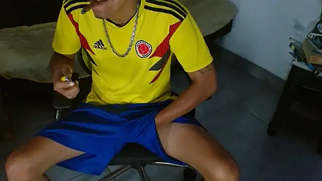 skinny23cm online show from April 8, 4:30 pm