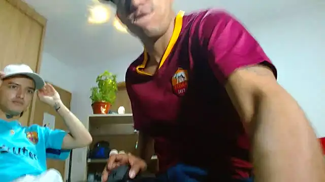 Snapshot of skinny23cm chatting on October 1, 10:41 am skinny23cm online show from October 1, 10:41 am
