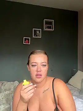 GoddessPrincesss online show from October 29, 12:04 pm