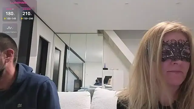 Snapshot of bellemasquer chatting on December 2, 10:00 pm bellemasquer online show from December 2, 10:00 pm