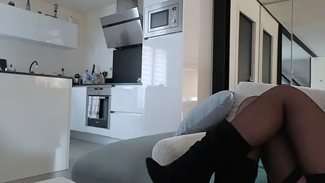 bellemasquer online show from February 7, 12:35 pm