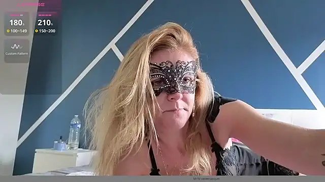 Snapshot of bellemasquer chatting on November 6, 9:46 am bellemasquer online show from November 6, 9:46 am