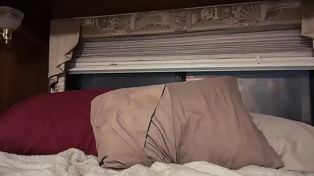 DERTYLAY online show from February 18, 5:53 pm