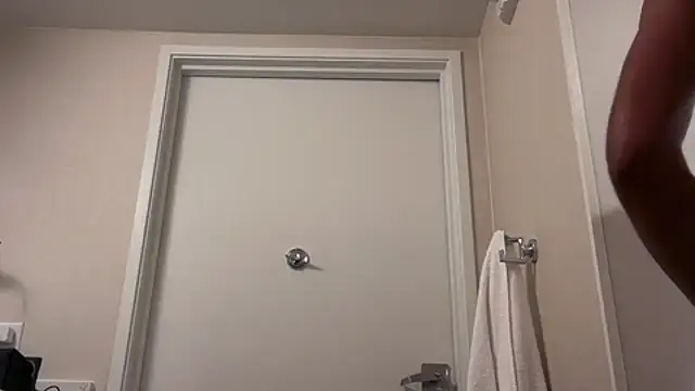 Snapshot of DERTYLAY chatting on November 15, 3:27 pm DERTYLAY online show from November 15, 3:27 pm