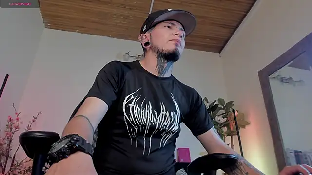 tyler jones  online show from February 1, 5:06 am