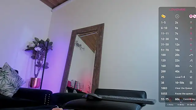 tyler jones  online show from December 18, 5:12 am