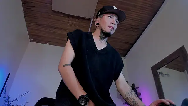 tyler jones  online show from February 17, 5:38 am