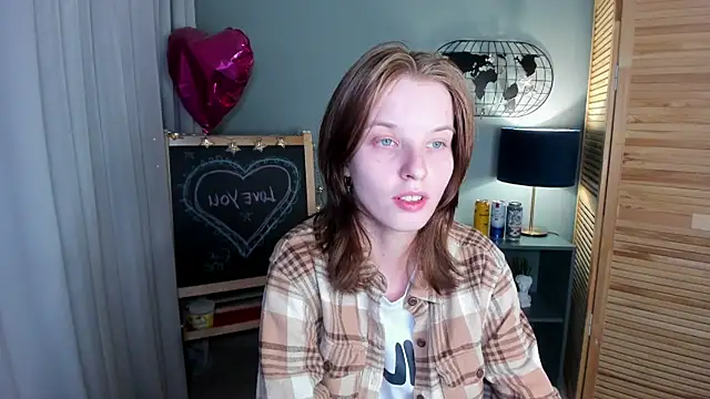 Snapshot of Madelaineses chatting on October 4, 2:29 pm Madelaineses online show from October 4, 2:29 pm