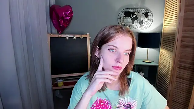 Snapshot of Madelaineses chatting on October 11, 9:21 am Madelaineses online show from October 11, 9:21 am