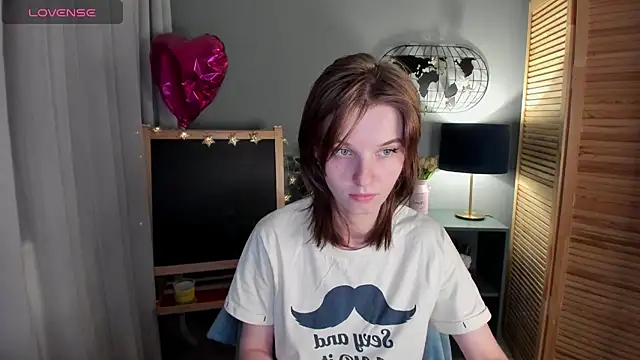 Snapshot of Madelaineses chatting on October 14, 2:39 pm Madelaineses online show from October 14, 2:39 pm