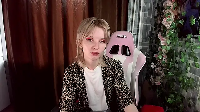 Madelaineses online show from May 24, 2:33 am