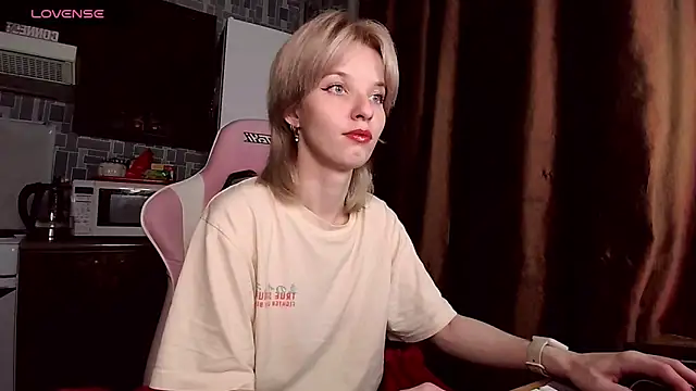 Madelaineses online show from May 28, 5:30 pm