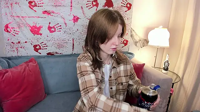 Snapshot of Madelaineses chatting on October 28, 8:46 am Madelaineses online show from October 28, 8:46 am