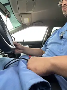 Dwizzlerperizzlee online show from April 17, 4:43 pm