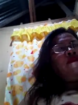 Snapshot of Huge_mama69 chatting on May 27, 3:08 pm Huge mama69 online show from May 27, 3:08 pm