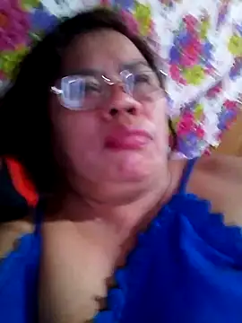 Snapshot of Huge_mama69 chatting on September 19, 3:05 pm Huge mama69 online show from September 19, 3:05 pm
