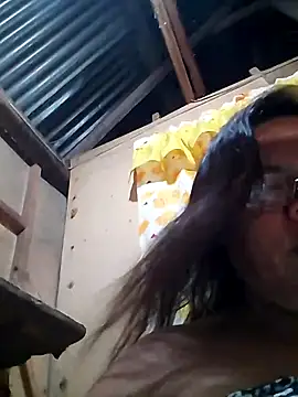 Snapshot of Huge_mama69 chatting on June 25, 8:58 pm Huge mama69 online show from June 25, 8:58 pm