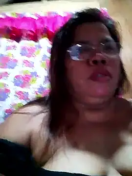 Snapshot of Huge_mama69 chatting on October 10, 7:36 pm Huge mama69 online show from October 10, 7:36 pm