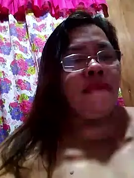 Snapshot of Huge_mama69 chatting on October 14, 11:04 pm Huge mama69 online show from October 14, 11:04 pm