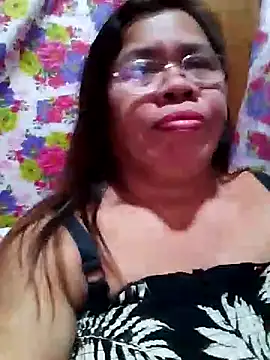 Snapshot of Huge_mama69 chatting on October 7, 3:46 pm Huge mama69 online show from October 7, 3:46 pm