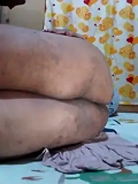 Snapshot of Huge_mama69 chatting on May 12, 7:09 pm Huge mama69 online show from May 12, 7:09 pm