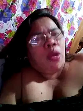 Snapshot of Huge_mama69 chatting on October 16, 6:16 pm Huge mama69 online show from October 16, 6:16 pm