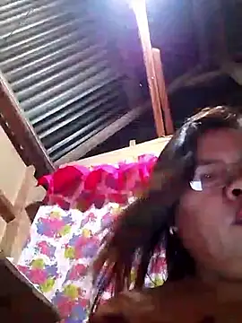 Snapshot of Huge_mama69 chatting on October 2, 3:04 pm Huge mama69 online show from October 2, 3:04 pm