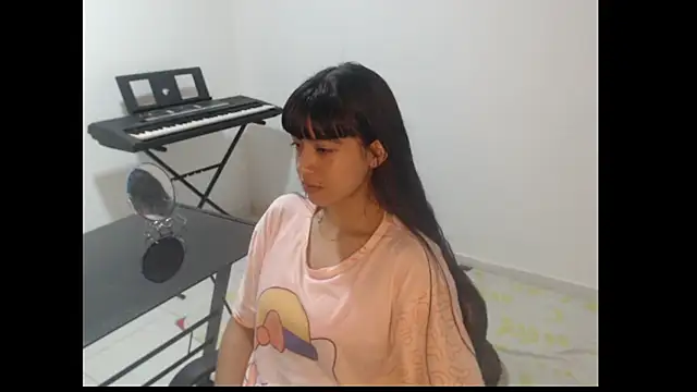 meganmiauu online show from April 8, 4:25 am