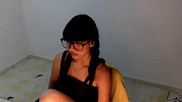 Snapshot of meganmiauu chatting on June 1, 3:51 am meganmiauu online show from June 1, 3:51 am