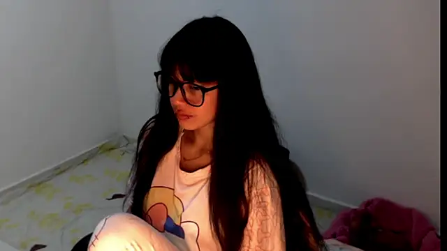Snapshot of meganmiauu chatting on May 18, 9:47 am meganmiauu online show from May 18, 9:47 am