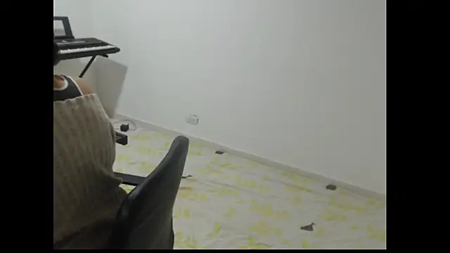 meganmiauu online show from April 6, 6:03 am