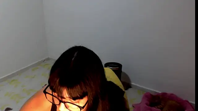 Snapshot of meganmiauu chatting on May 12, 4:13 pm meganmiauu online show from May 12, 4:13 pm