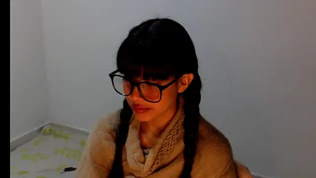 Snapshot of meganmiauu chatting on June 8, 10:49 am meganmiauu online show from June 8, 10:49 am