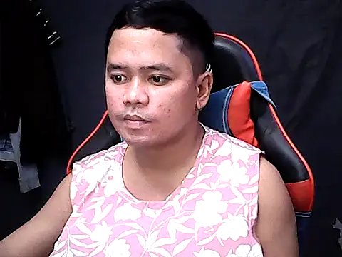 Snapshot of sweet_sexyasian69 chatting on July 16, 1:46 am sweet sexyasian69 online show from July 16, 1:46 am