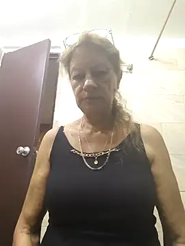 Snapshot of MaryeLunna chatting on September 29, 12:28 am MaryeLunna online show from September 29, 12:28 am