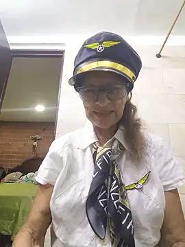 MaryeLunna online show from May 27, 11:12 pm
