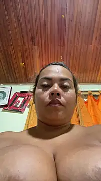 EmilyDuran  online show from April 3, 6:03 pm